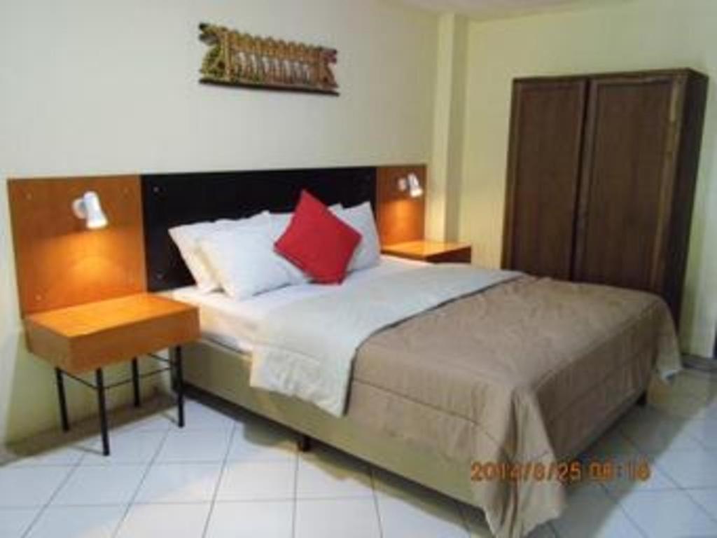 Augusta Pelabuhan Ratu Hotel Сукабуми Экстерьер фото