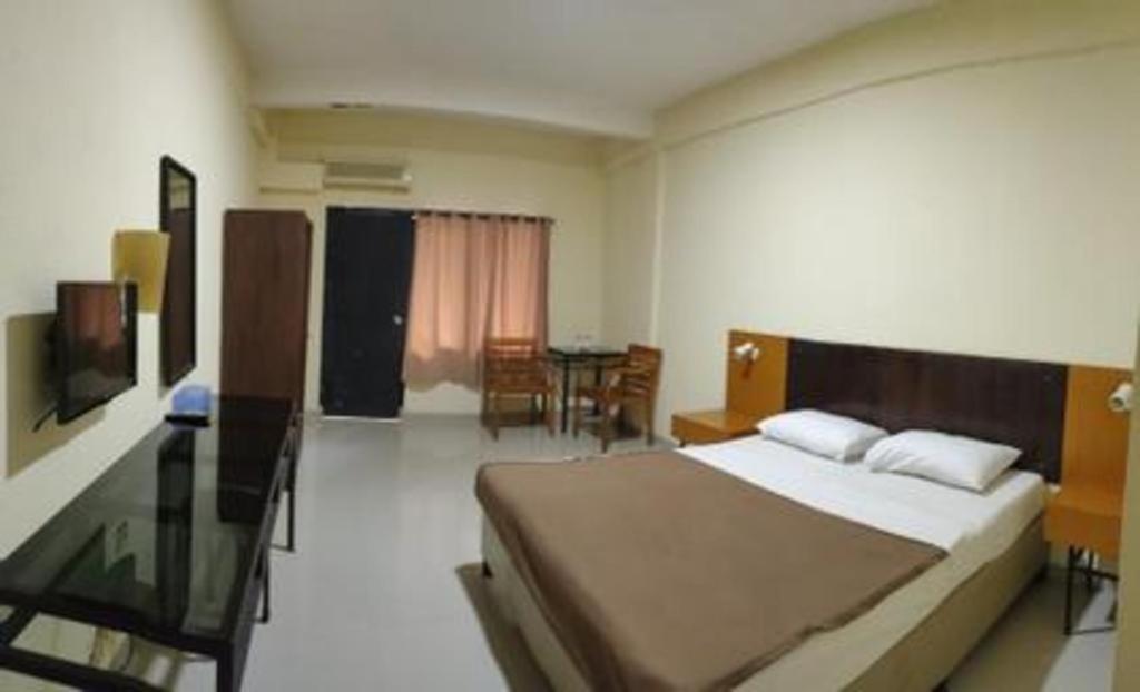 Augusta Pelabuhan Ratu Hotel Сукабуми Экстерьер фото