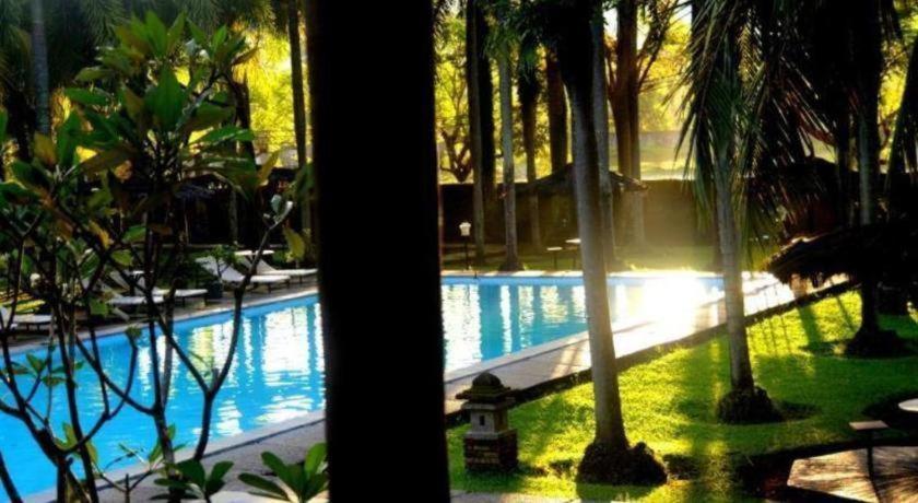 Augusta Pelabuhan Ratu Hotel Сукабуми Экстерьер фото