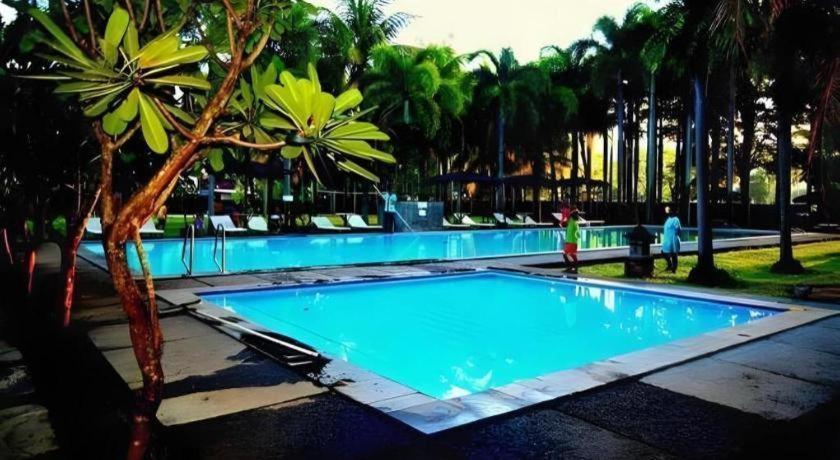 Augusta Pelabuhan Ratu Hotel Сукабуми Экстерьер фото