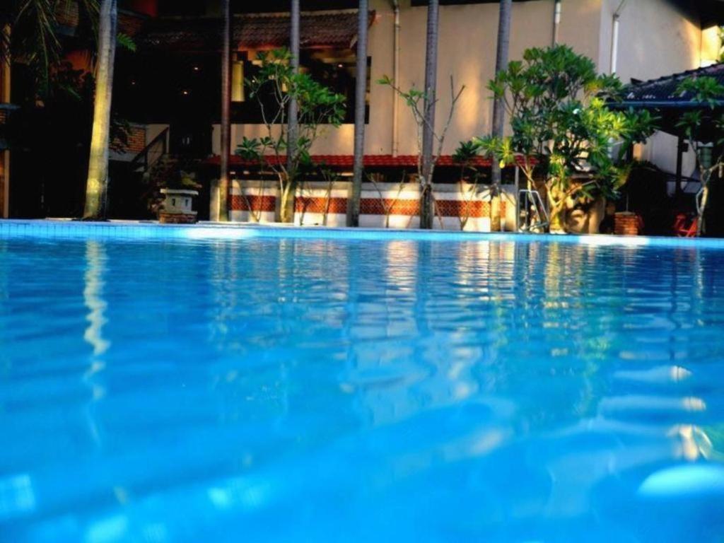 Augusta Pelabuhan Ratu Hotel Сукабуми Экстерьер фото