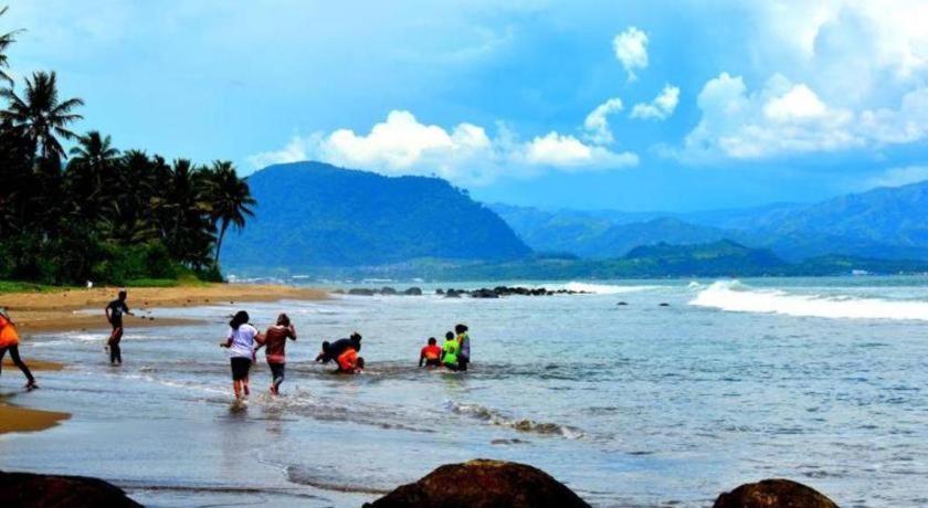 Augusta Pelabuhan Ratu Hotel Сукабуми Экстерьер фото