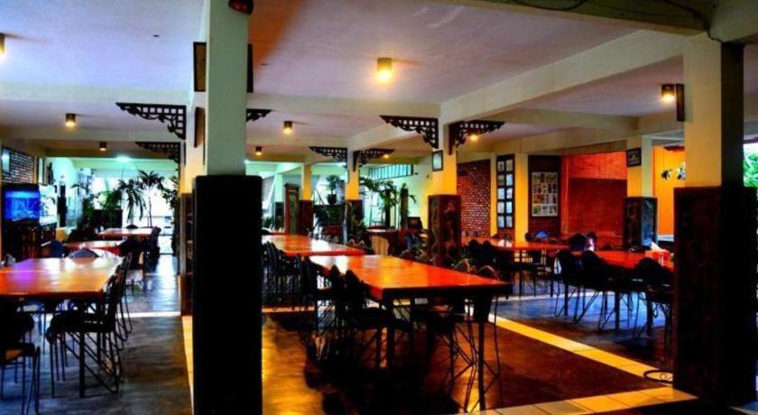 Augusta Pelabuhan Ratu Hotel Сукабуми Экстерьер фото