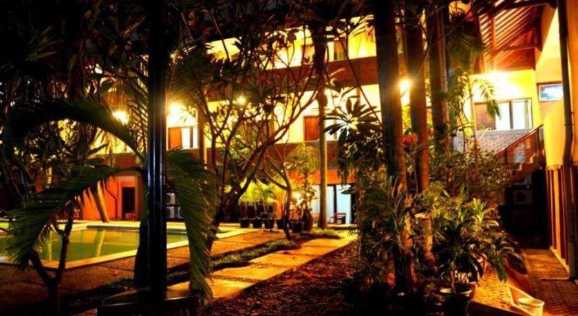 Augusta Pelabuhan Ratu Hotel Сукабуми Экстерьер фото