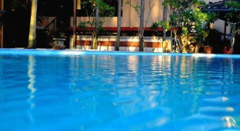 Augusta Pelabuhan Ratu Hotel Сукабуми Экстерьер фото
