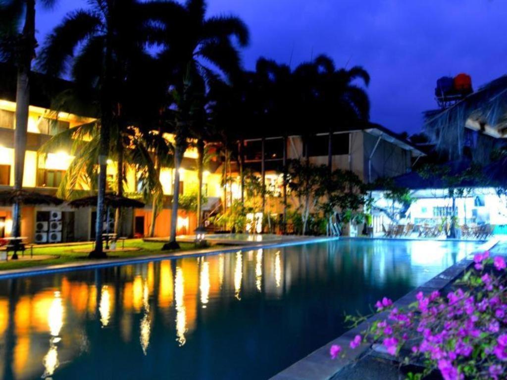 Augusta Pelabuhan Ratu Hotel Сукабуми Экстерьер фото